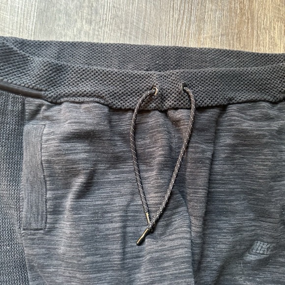 Nike Tech Knit Pants Mens Large Grey Black Sweatpants Joggers Sportswear - Picture 2 of 4